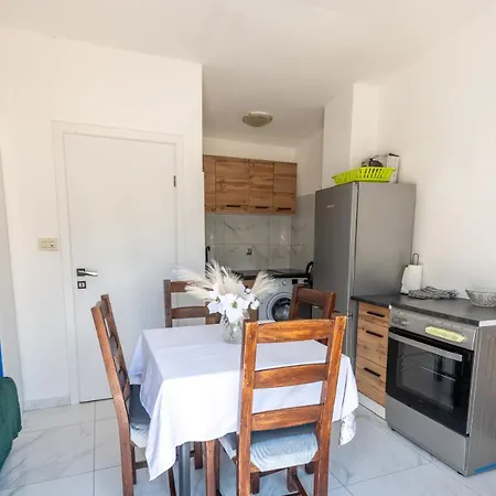 شقة Haus Rita Private Pool 4 Person 2badroom Loborika