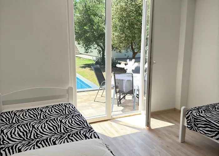 Haus Rita Private Pool 4 Person 2badroom 公寓