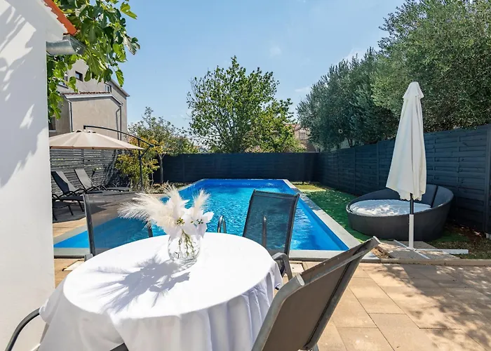 Haus Rita Private Pool 4 Person 2badroom *
