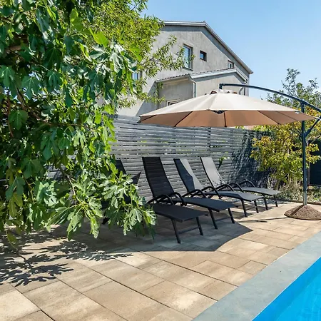 Haus Rita Private Pool 4 Person 2badroom Apartment *