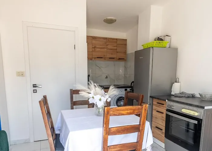 아파트 Haus Rita Private Pool 4 Person 2badroom Loborika